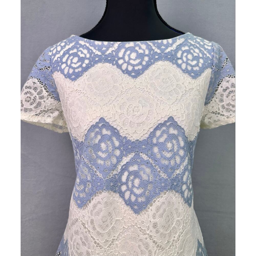 London Times Blue White Lace Sheath Dress Elegant Floral Crochet Overlay Size 6 - Picture 4 of 12